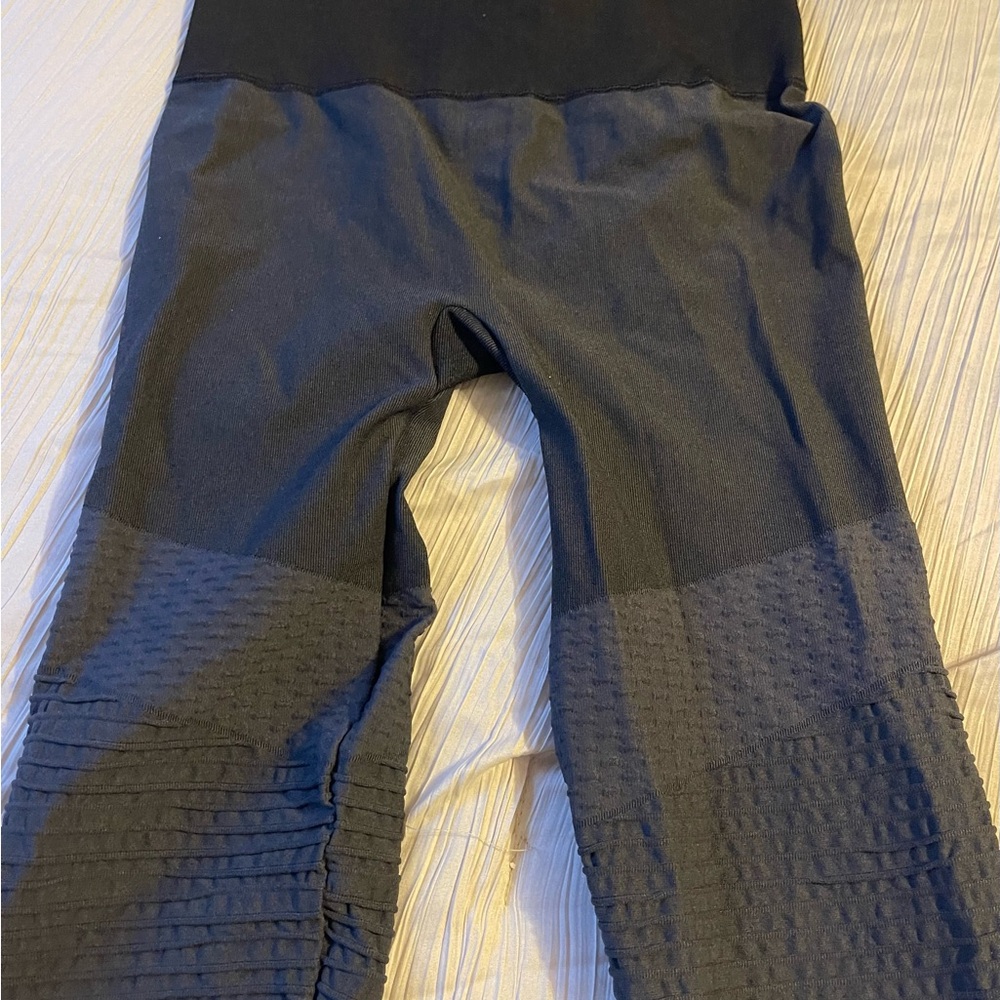 Spanx look at me now gray‎ seamless leggings, size medium - Picture 9 of 12